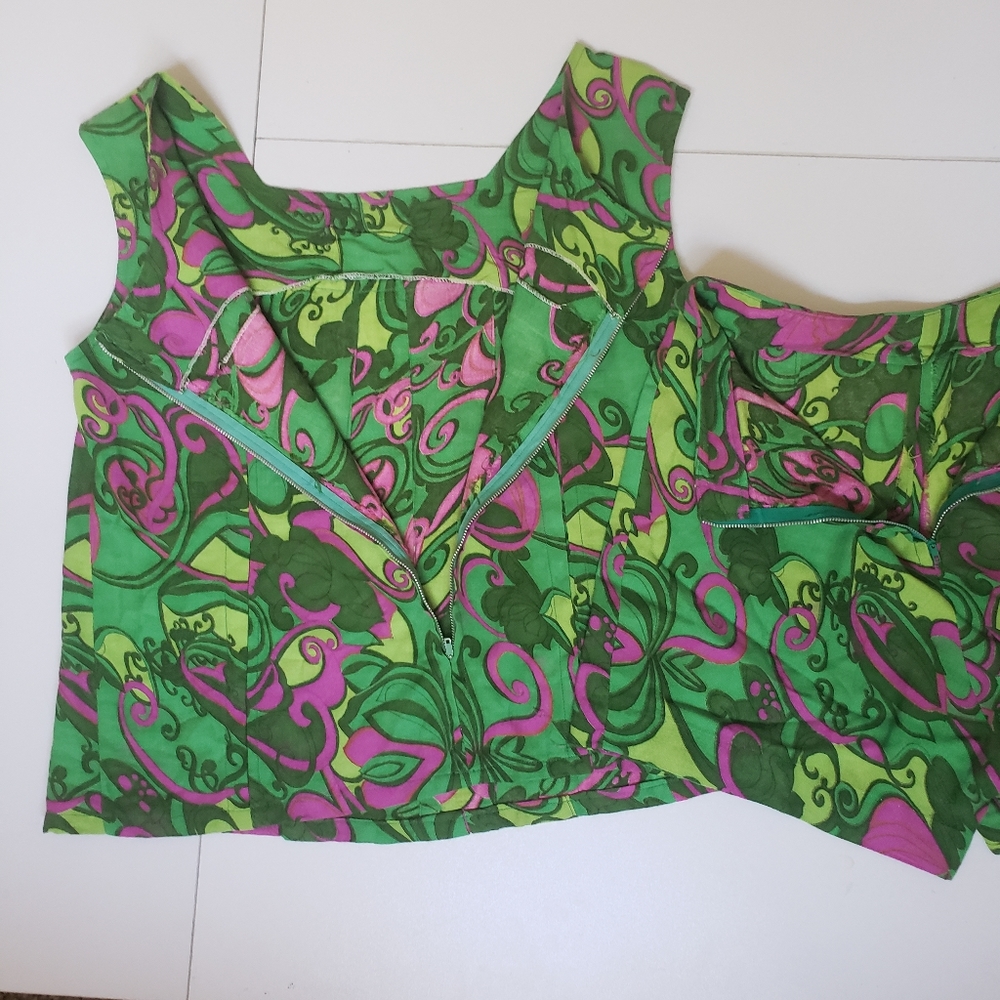 1960s Psychedelic Linen Shorts and Blouse Set - Picture 8 of 8